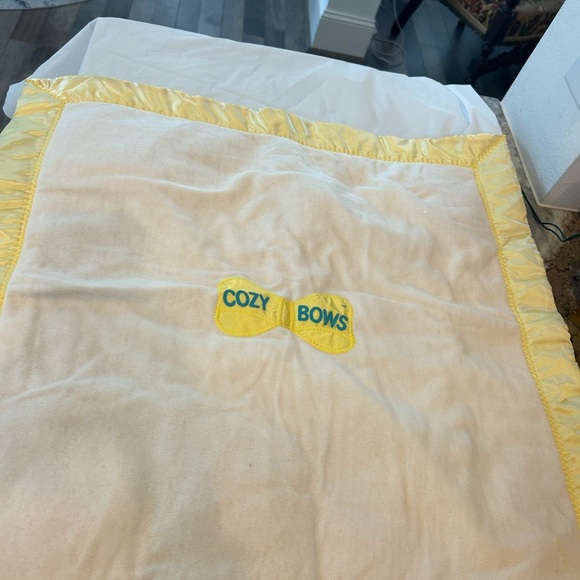VINTAGE cozy bows 1987 baby activity blanket EUC needs cleaning - Picture 8 of 10